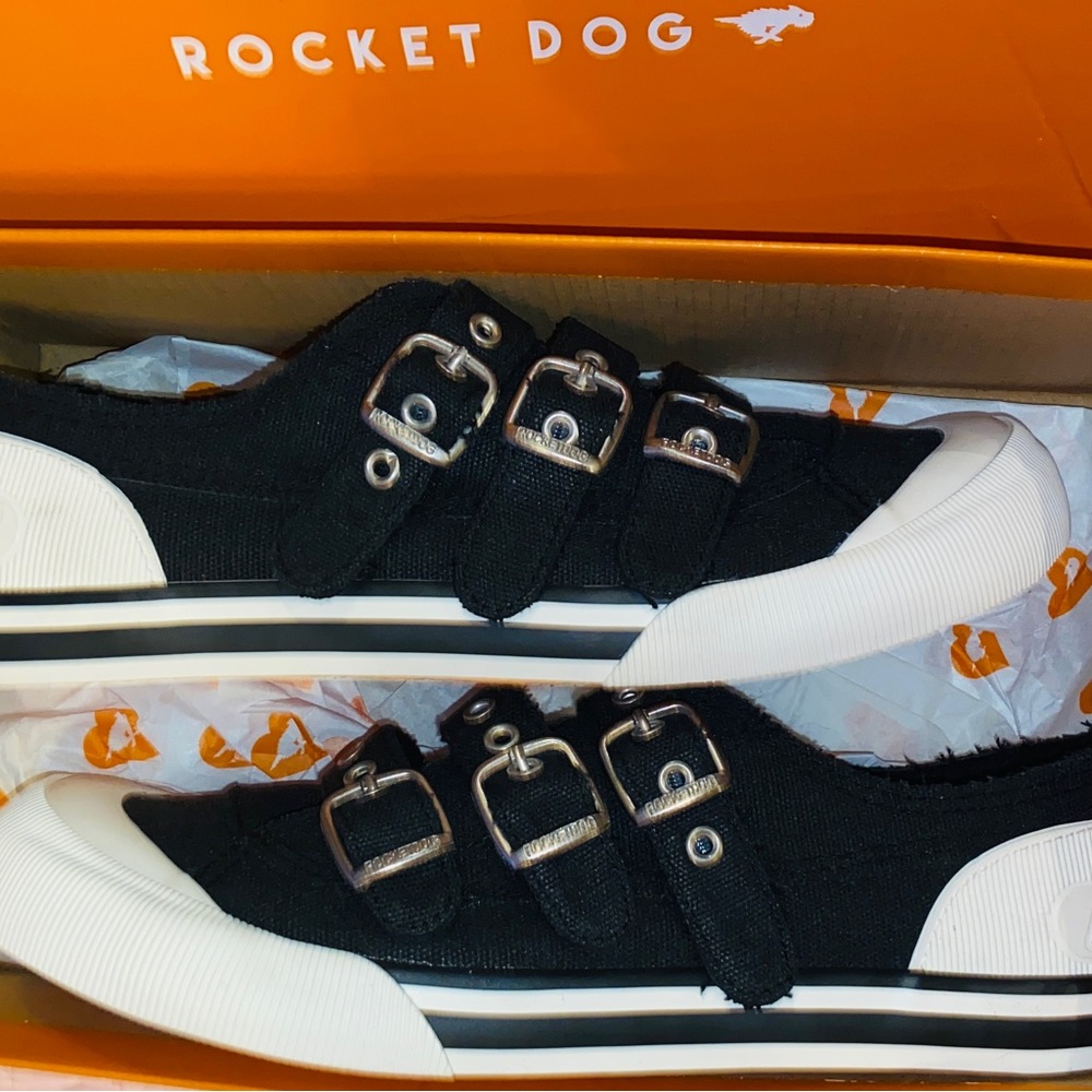 NWB - Rocket Dog Canvas black size 8